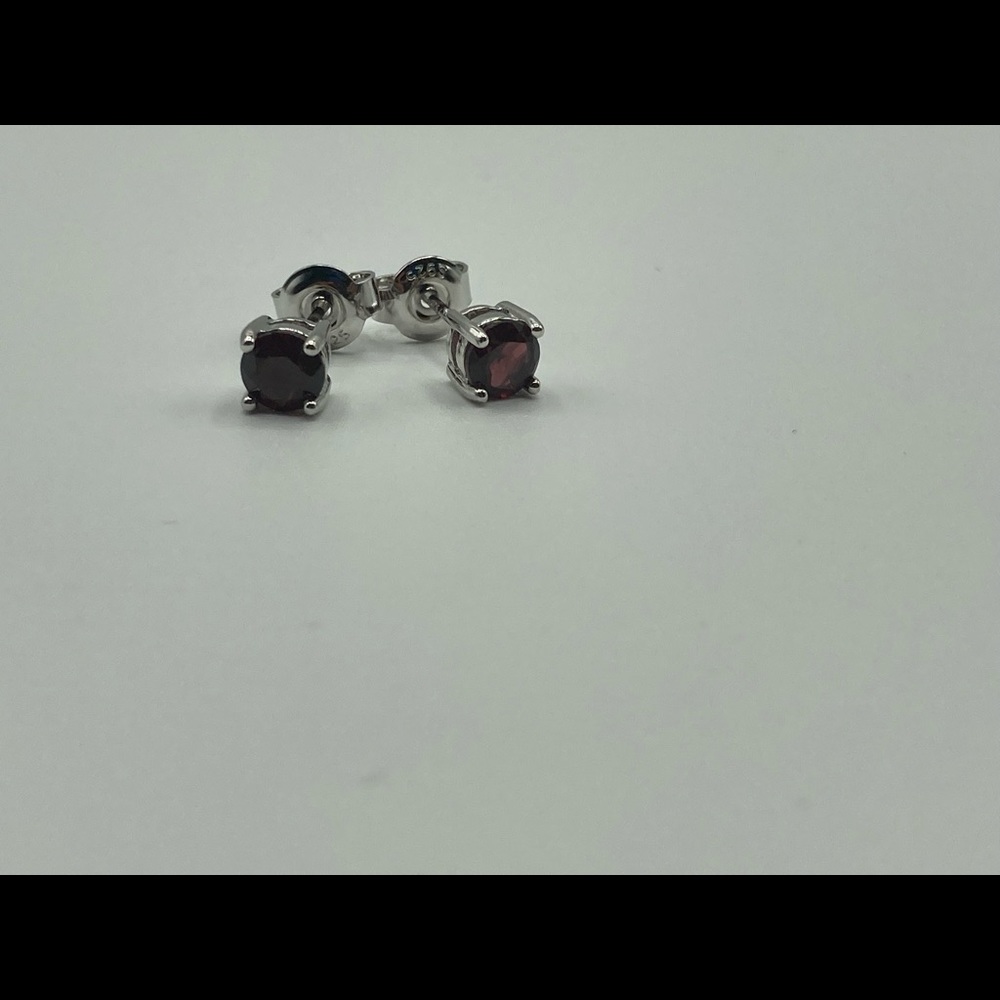 925 Silver Natural Garnet Gemstone Stud Earrings - Picture 2 of 4